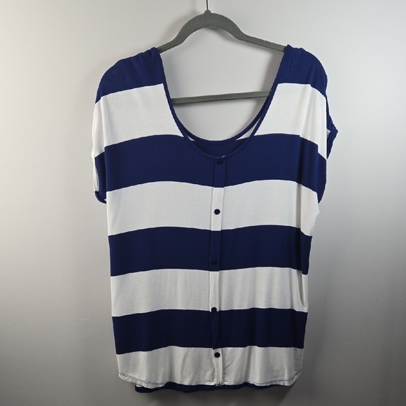 Cable & Gauge Blue and White Boxy Short Sleeve Tee - Picture 3 of 3